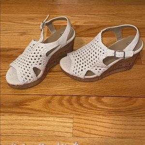 SO wedged heels 👠